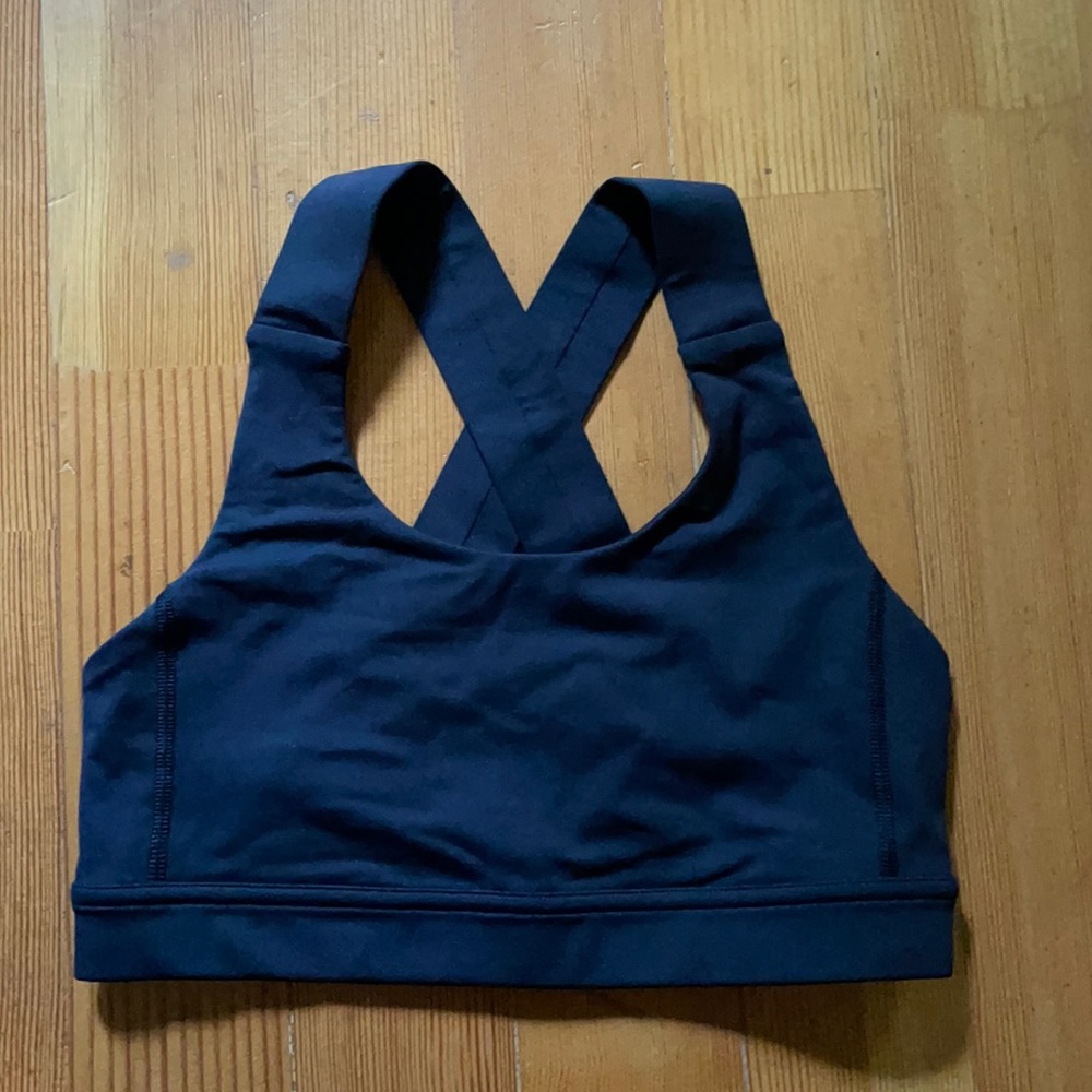Lululemon bra size 4